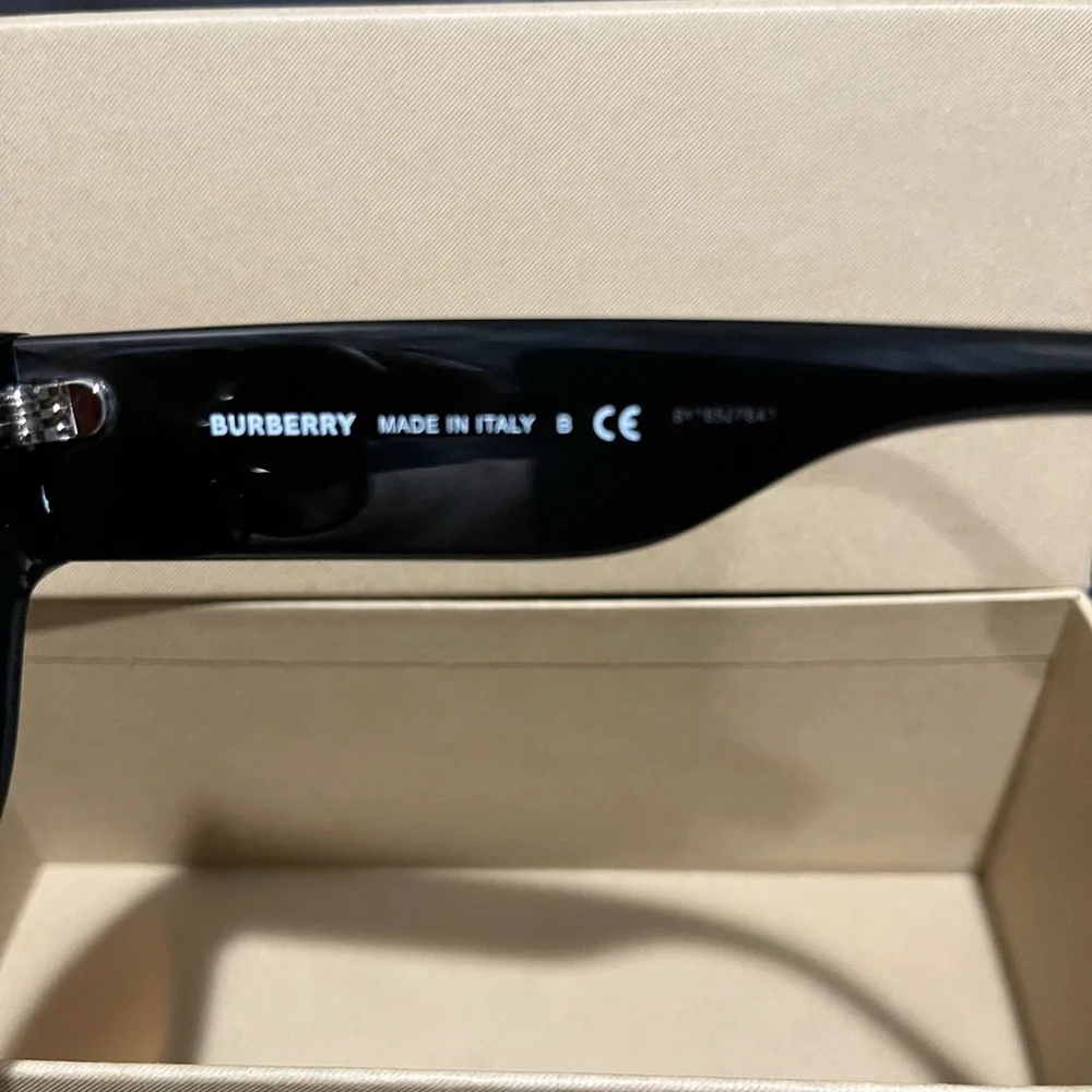 Burberry Sunglasses - Picture 5 of 9